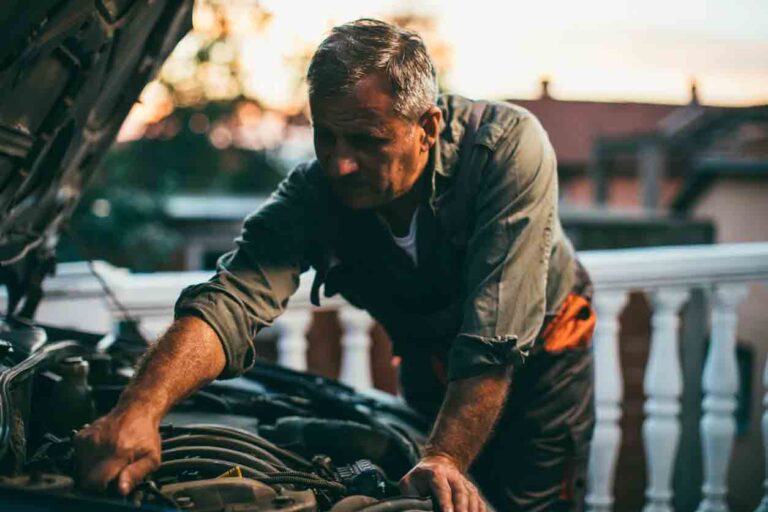 2 DIY CAR REPAIRS MOST PEOPLE SHOULD NEVER DO AT HOME